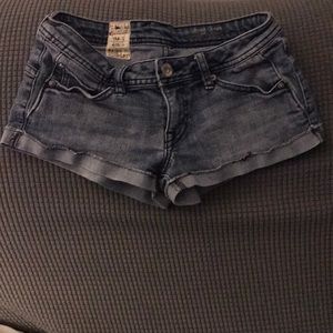 *SOLD* Volcom size 1 Jean shorts